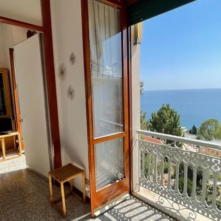 Apartmán Grazioso Bilocale Con Vista Mare